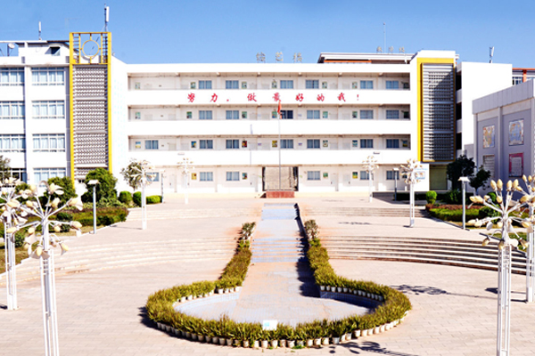 【JSL草莓视频APP在线观看案例】云南楚雄州永安学校多功能报告厅